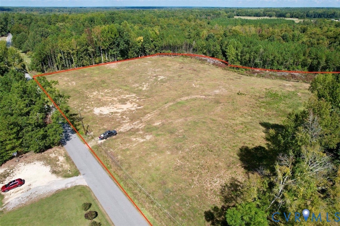 659 E Courthouse Road, Blackstone, VA 23824 659 E Courthouse Road, Blackstone, VA 23824