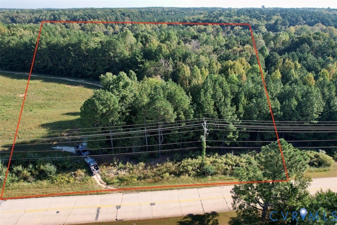 1079 W Entrance Road, Blackstone, VA 23824 1079 W Entrance Road, Blackstone, VA 23824