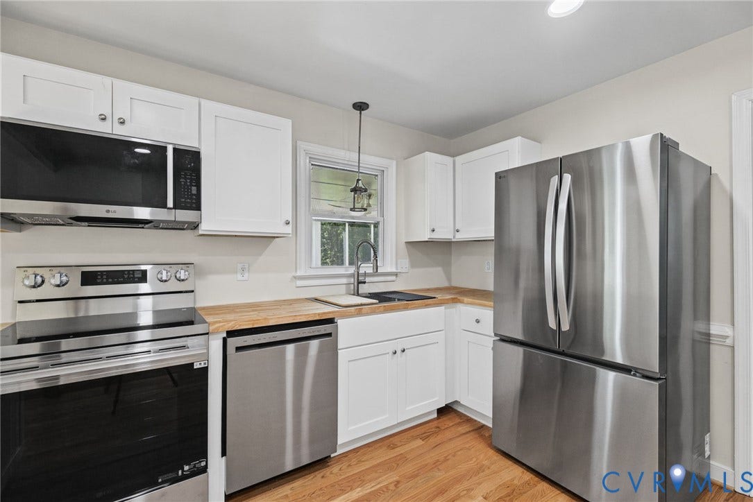 1629 Chippewa Lane, Powhatan, VA 23139 Updated with new cabinets, counters and appliances