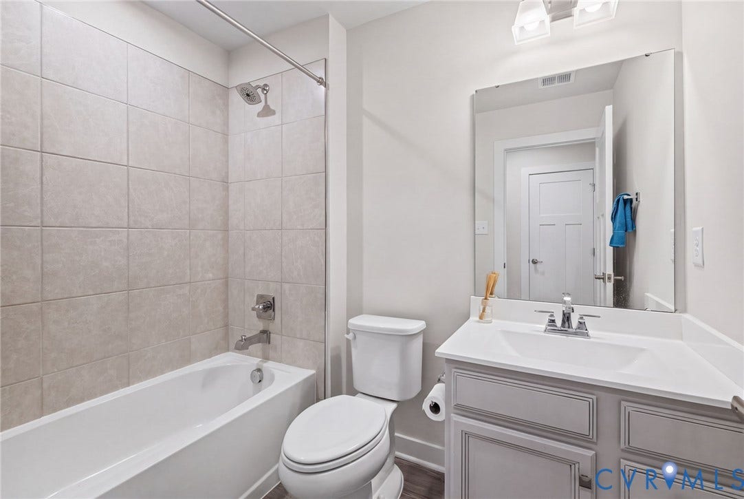 6525 Liddy Circle, Glen Allen, VA 23060 2nd floor hall bathroom.