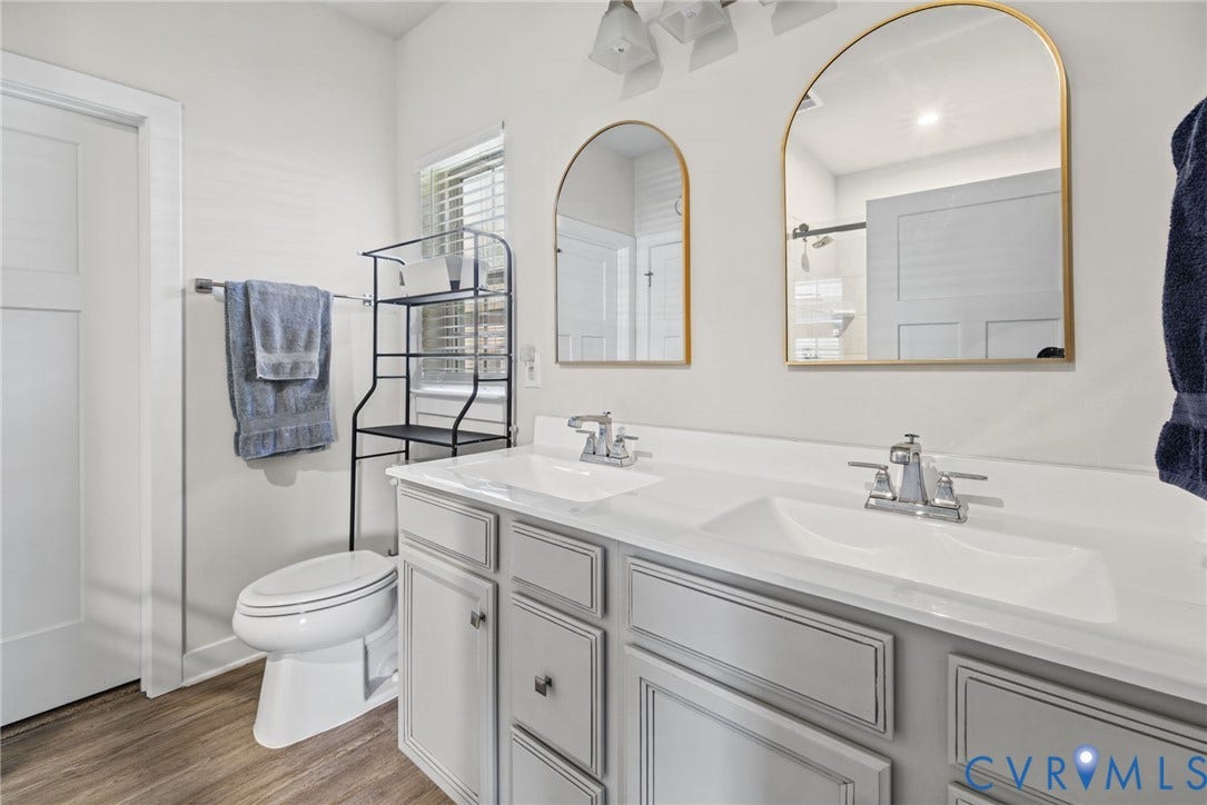 6525 Liddy Circle, Glen Allen, VA 23060 Dual vanity with custom mirrors.