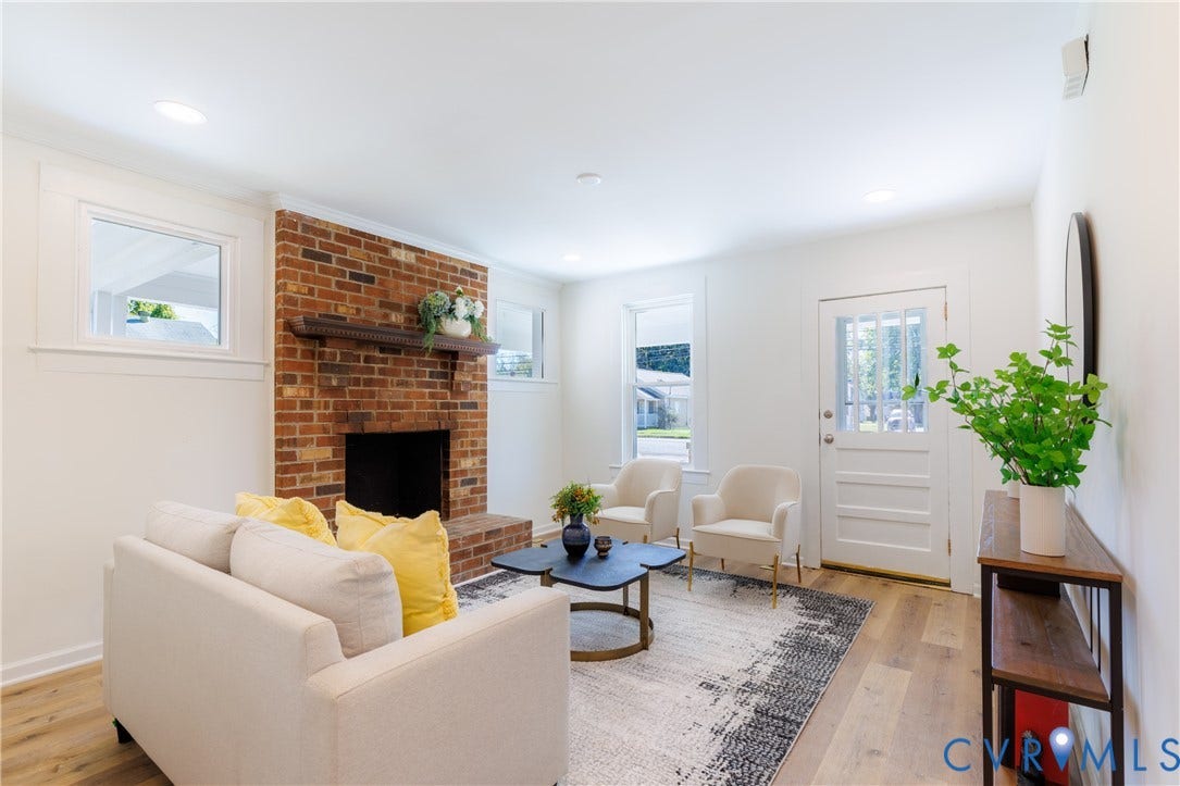 2213 W City Point Road, Hopewell, VA 23860 Bright family room with recessed lighting