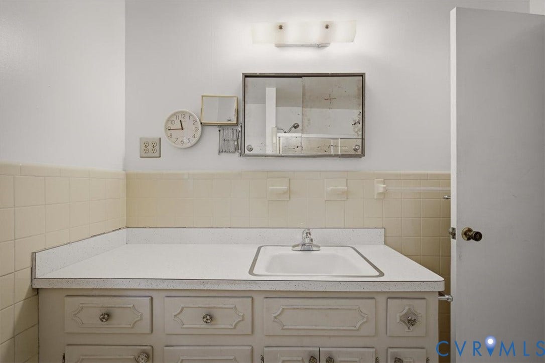 11016 Ashburn Road, North Chesterfield, VA 23235 11016 Ashburn Road, North Chesterfield, VA 23235