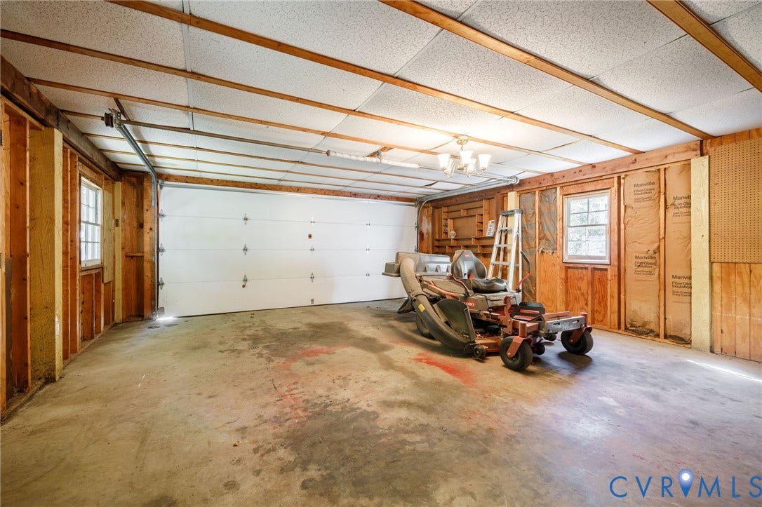 Workshop garage