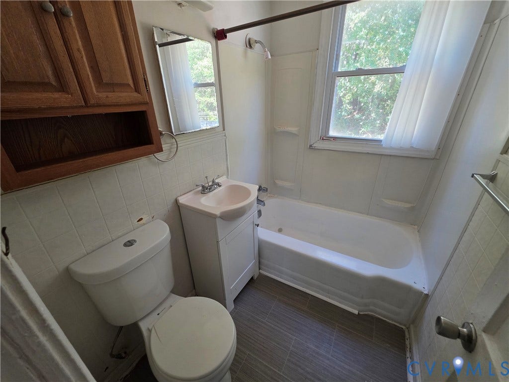 2002 Wakefield Avenue, Colonial Heights, VA 23834 2002 Wakefield Avenue, Colonial Heights, VA 23834