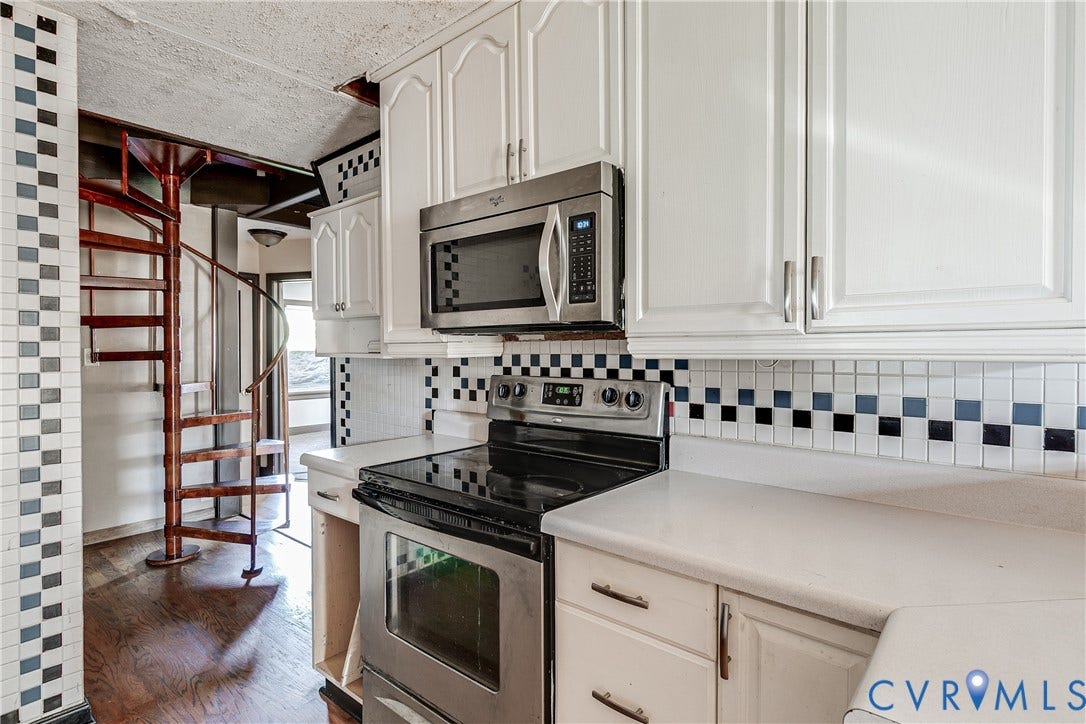 9 E Gray Street, Sandston, VA 23150 9 E Gray Street, Sandston, VA 23150