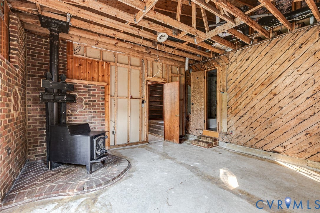 9 E Gray Street, Sandston, VA 23150 9 E Gray Street, Sandston, VA 23150