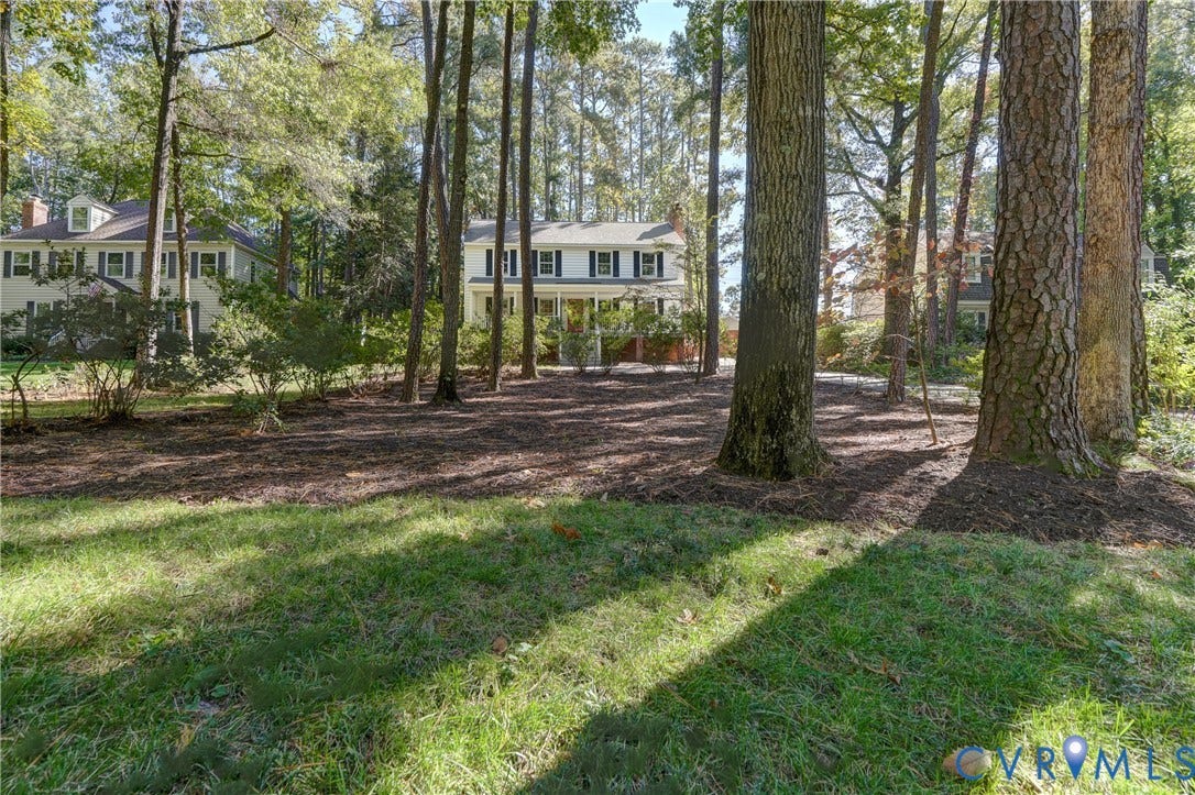 5 Bridgehampton Place, Yorkshire, Henrico, VA 23229 Wooded lot featuring mature trees and a mixture of lawn and mulched ground cover