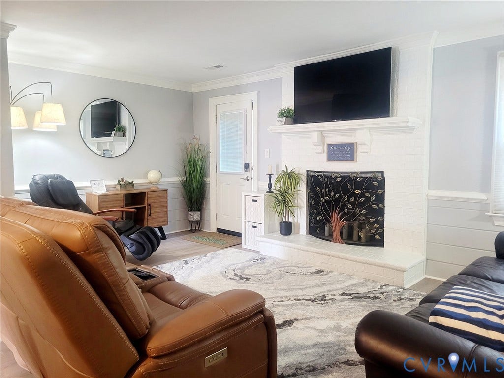 320 Middle Oaks Drive, Middle Oaks, Chesapeake, VA 23322