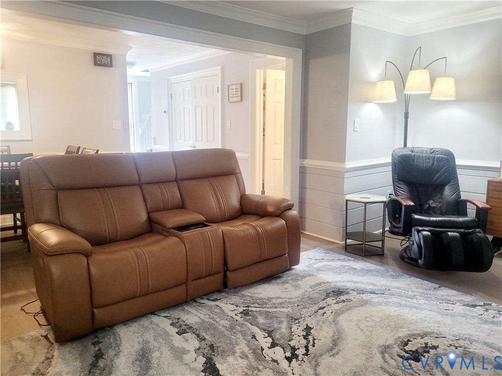 320 Middle Oaks Drive, Middle Oaks, Chesapeake, VA 23322
