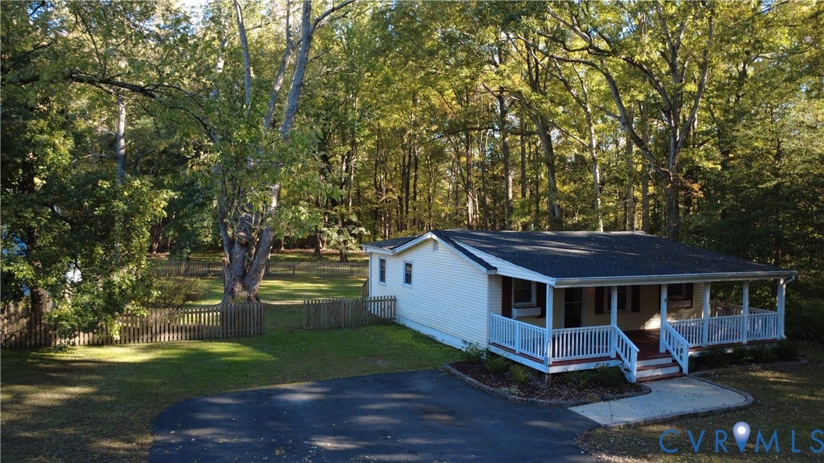 10404 Malboro Road, Atlee/Elmont, Hanover, VA 23116 Welcome Home to 10404 Malboro
