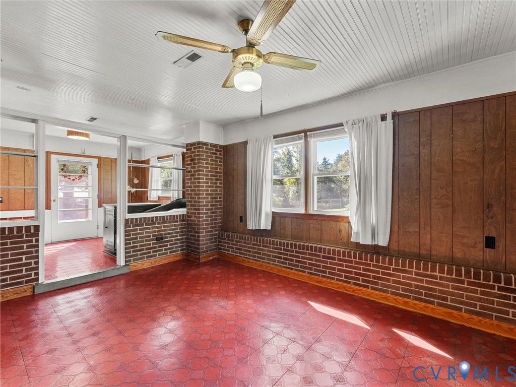 1312 Walnut Shade Road, Louisa, VA 23093