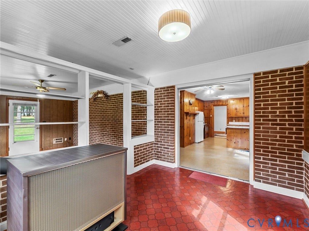 1312 Walnut Shade Road, Louisa, VA 23093