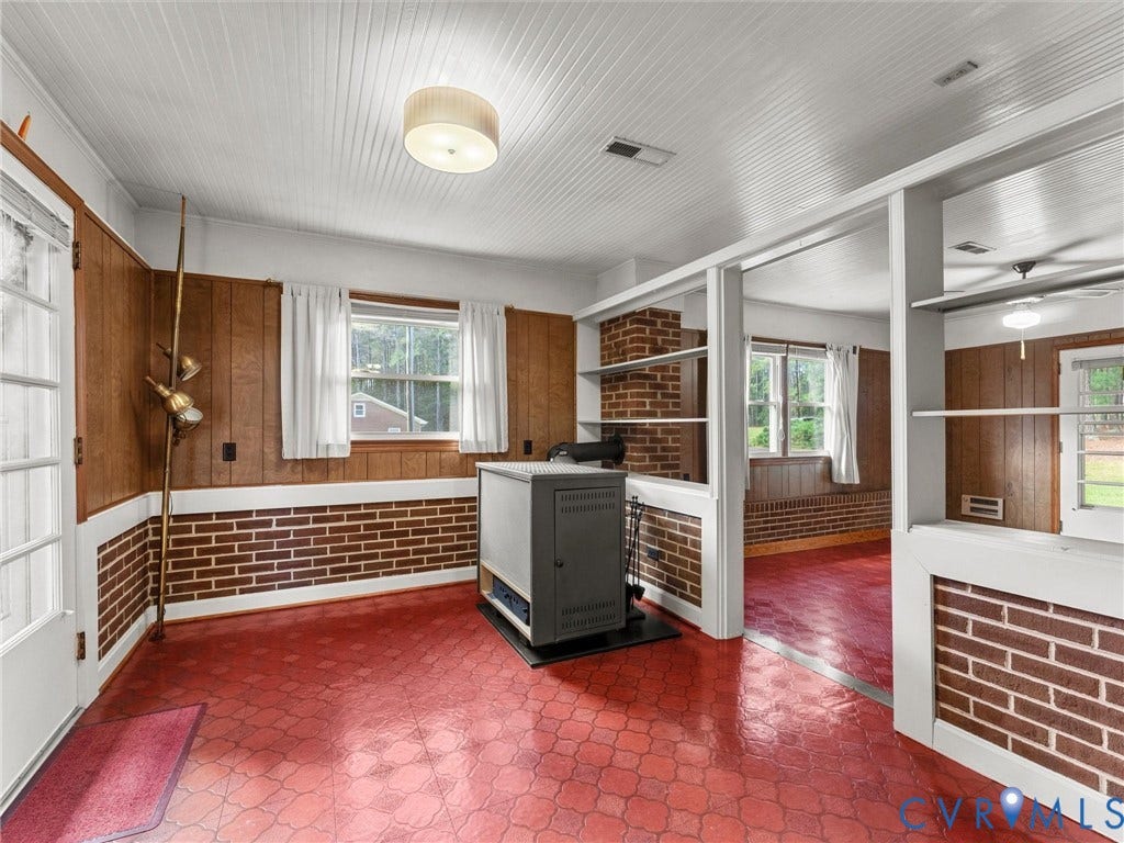 1312 Walnut Shade Road, Louisa, VA 23093