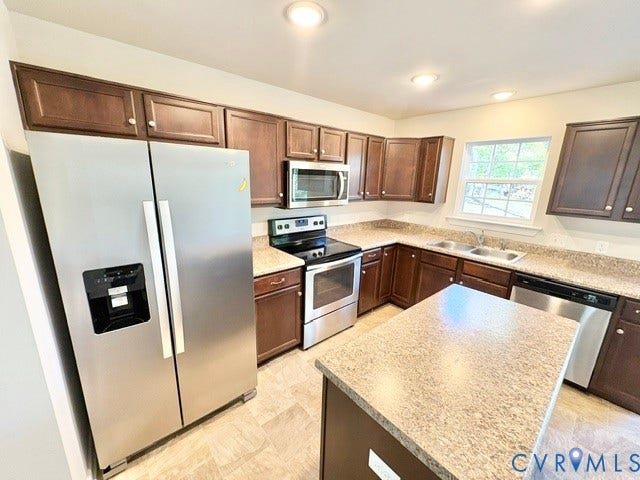 25 Hatchechubee Road, Palmyra, VA 22963 25 Hatchechubee Road, Palmyra, VA 22963