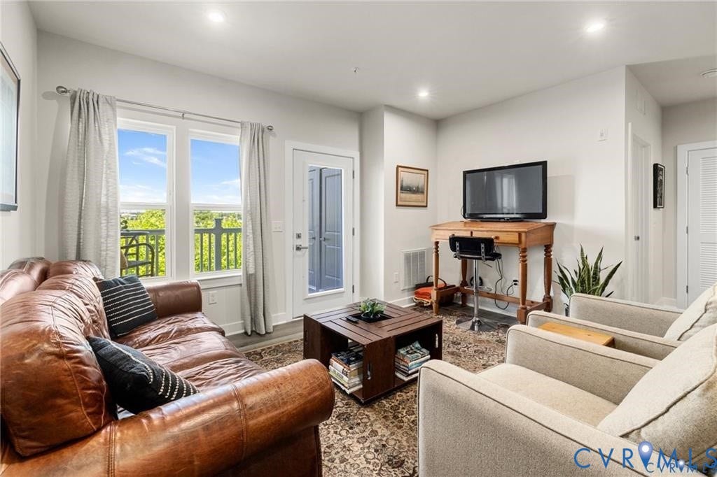 3700 Maze Runner Drive, #204, Chesterfield, VA 23112 3700 Maze Runner Drive, #204, Chesterfield, VA 23112
