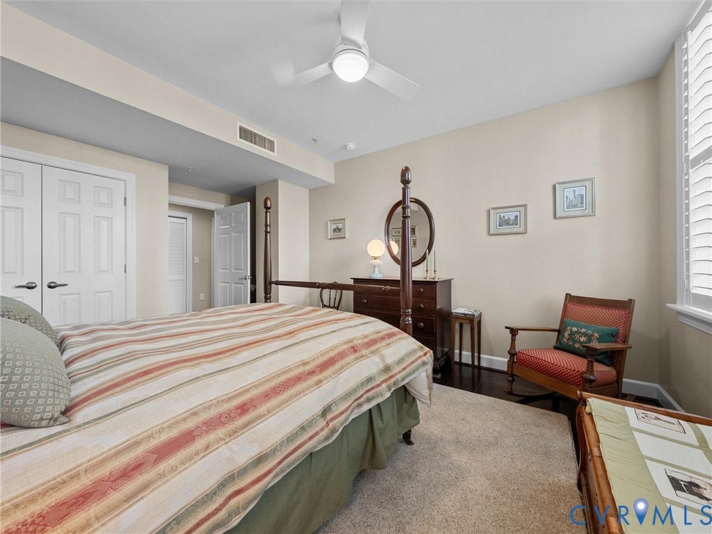 413 Stuart Circle, #3B, Historic Fan District, Richmond, VA 23220 Bedroom 2 has double door closet.