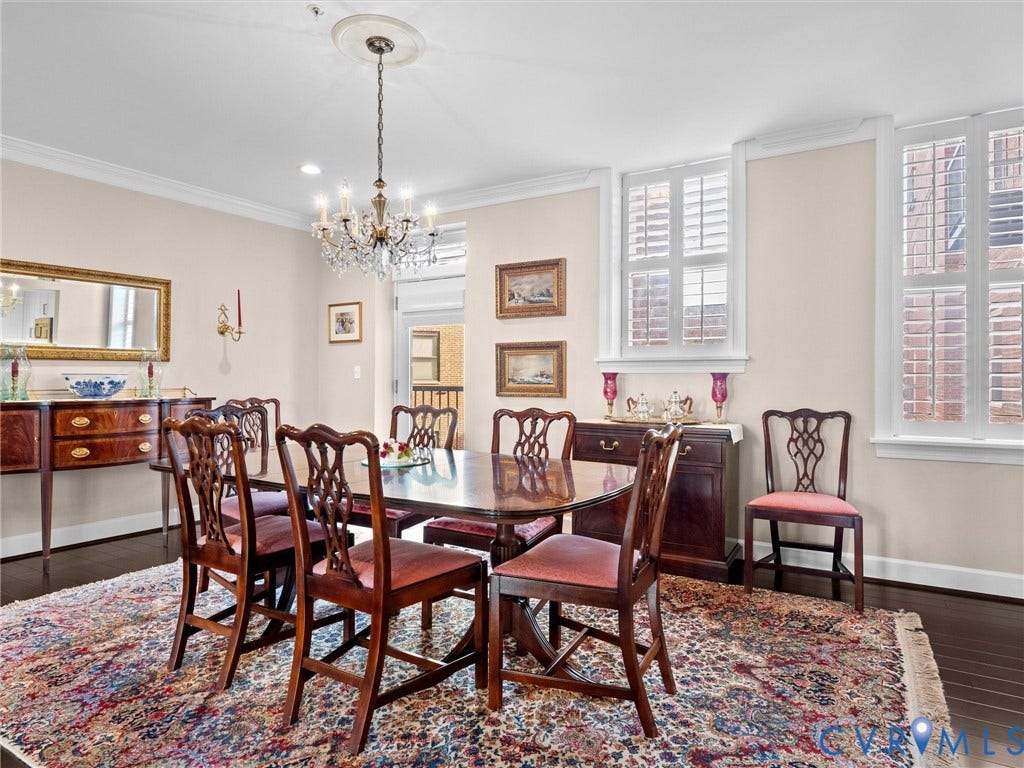 413 Stuart Circle, #3B, Historic Fan District, Richmond, VA 23220 Dining room has crown moulding and plantation shutters.