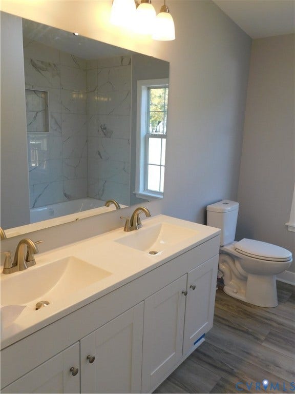170 Upshaw Road, Aylett, VA 23009 Hall bath