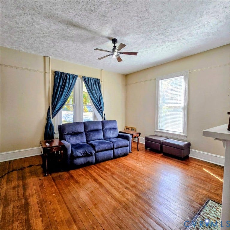 400 W Carolina Avenue, Crewe, VA 23930 400 W Carolina Avenue, Crewe, VA 23930