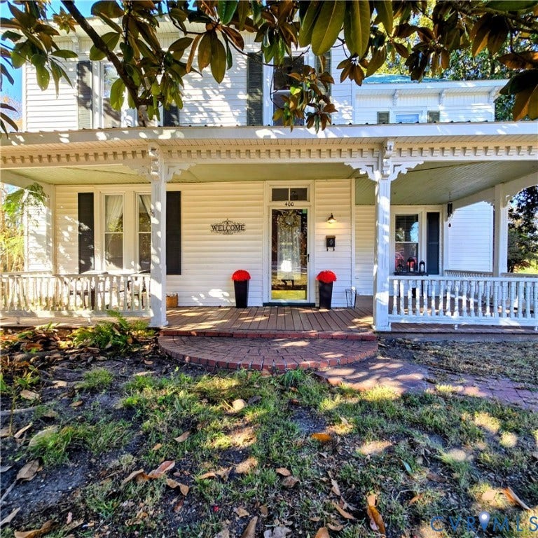 400 W Carolina Avenue, Crewe, VA 23930 400 W Carolina Avenue, Crewe, VA 23930
