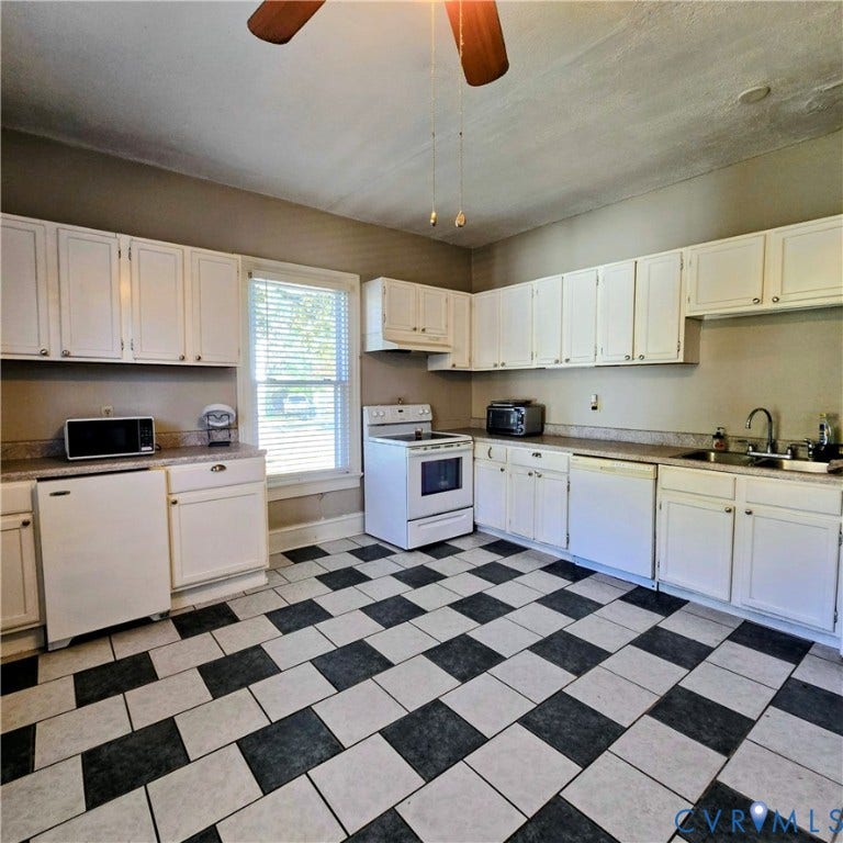 400 W Carolina Avenue, Crewe, VA 23930 400 W Carolina Avenue, Crewe, VA 23930
