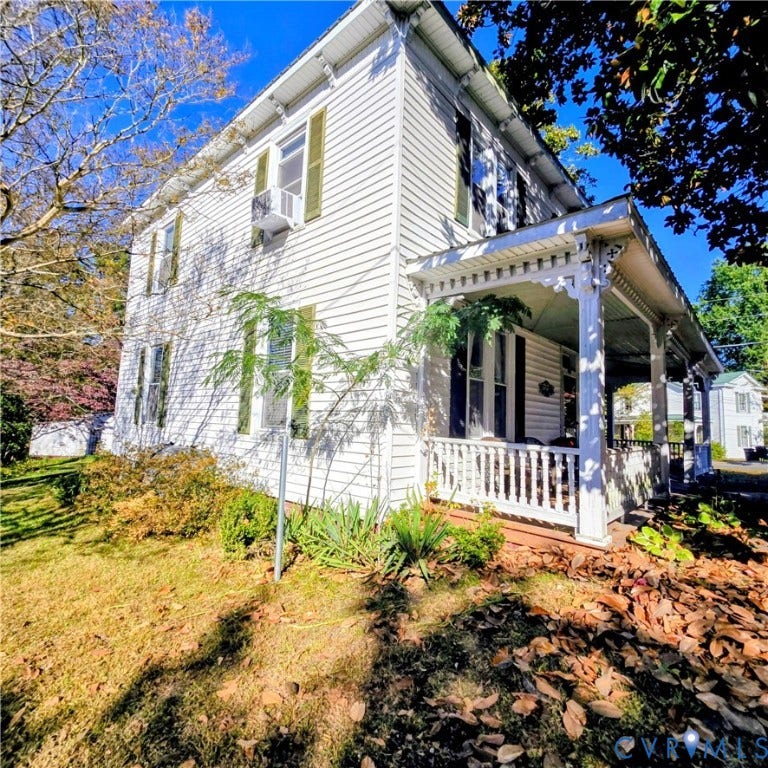400 W Carolina Avenue, Crewe, VA 23930 400 W Carolina Avenue, Crewe, VA 23930
