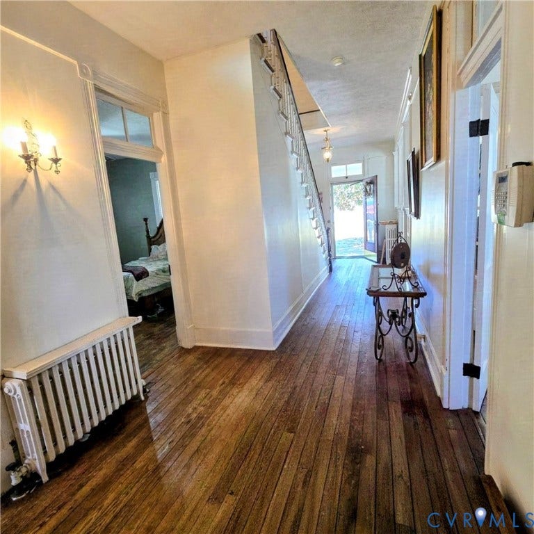 400 W Carolina Avenue, Crewe, VA 23930 400 W Carolina Avenue, Crewe, VA 23930