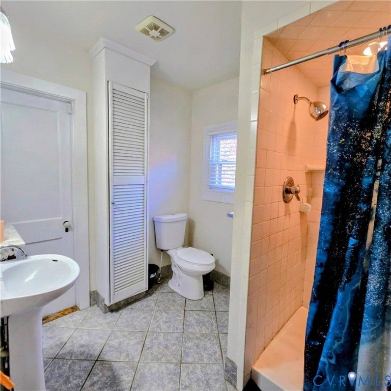 400 W Carolina Avenue, Crewe, VA 23930 400 W Carolina Avenue, Crewe, VA 23930