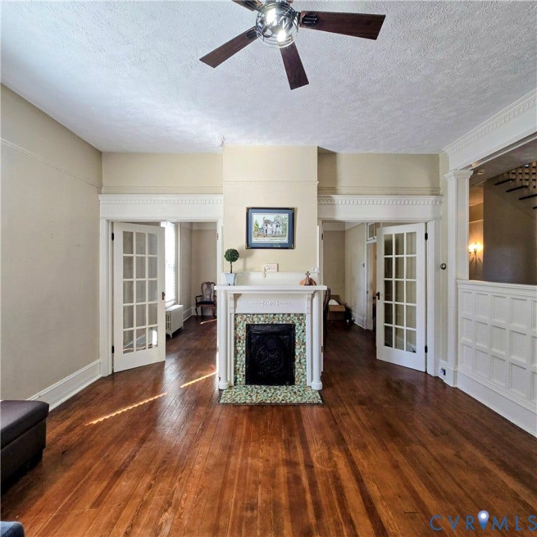 400 W Carolina Avenue, Crewe, VA 23930 400 W Carolina Avenue, Crewe, VA 23930