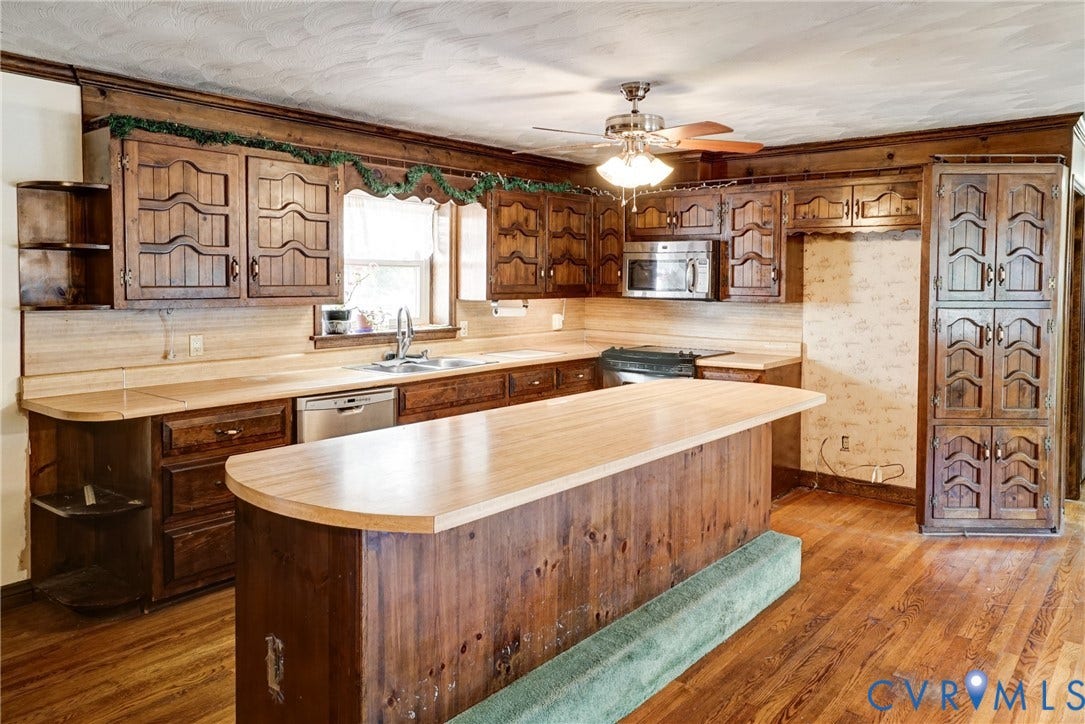 10012 River Road, South Chesterfield, VA 23803 10012 River Road, South Chesterfield, VA 23803