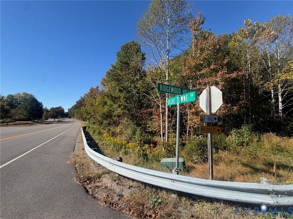 5349 Ridgewood Hills Drive, Ridgewood Estates, Williamsburg, VA 23188 Ideally located just minutes from Route 199, shopping, dining, healthcare, and Williamsburg's most sought-after destinations.