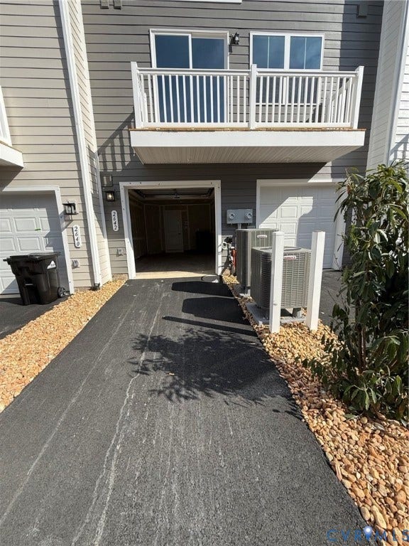 2642 Calgary Drive, Chester, VA 23831 2642 Calgary Drive, Chester, VA 23831