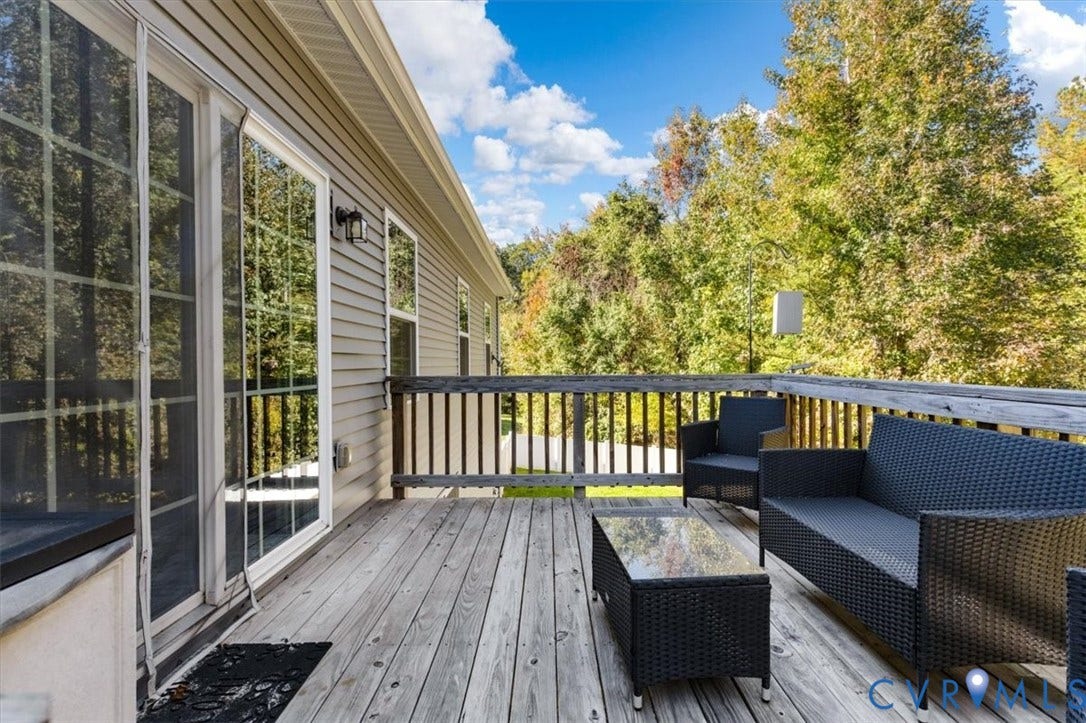 5325 Sandy Ridge Court, Chesterfield, VA 23832 Private deck overlooking the trees