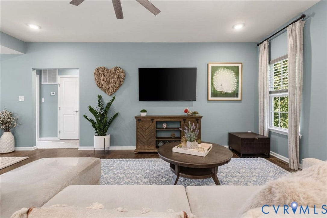 5325 Sandy Ridge Court, Chesterfield, VA 23832 Open Concept living room. Recessed Lights and ceiling fan, new scratch proof high end LVP