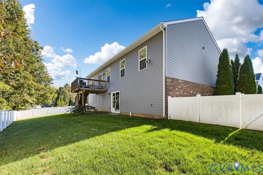 5325 Sandy Ridge Court, Chesterfield, VA 23832 6' Vinyl Privacy Fence