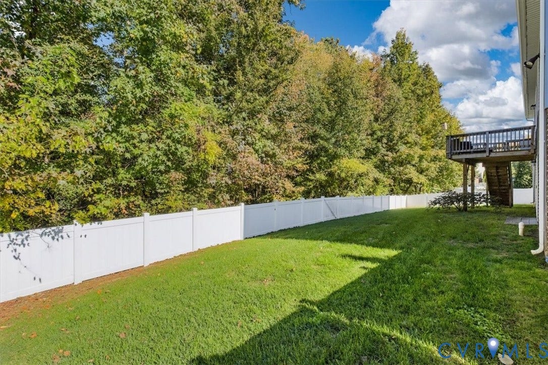 5325 Sandy Ridge Court, Chesterfield, VA 23832 6' Vinyl Privacy Fence