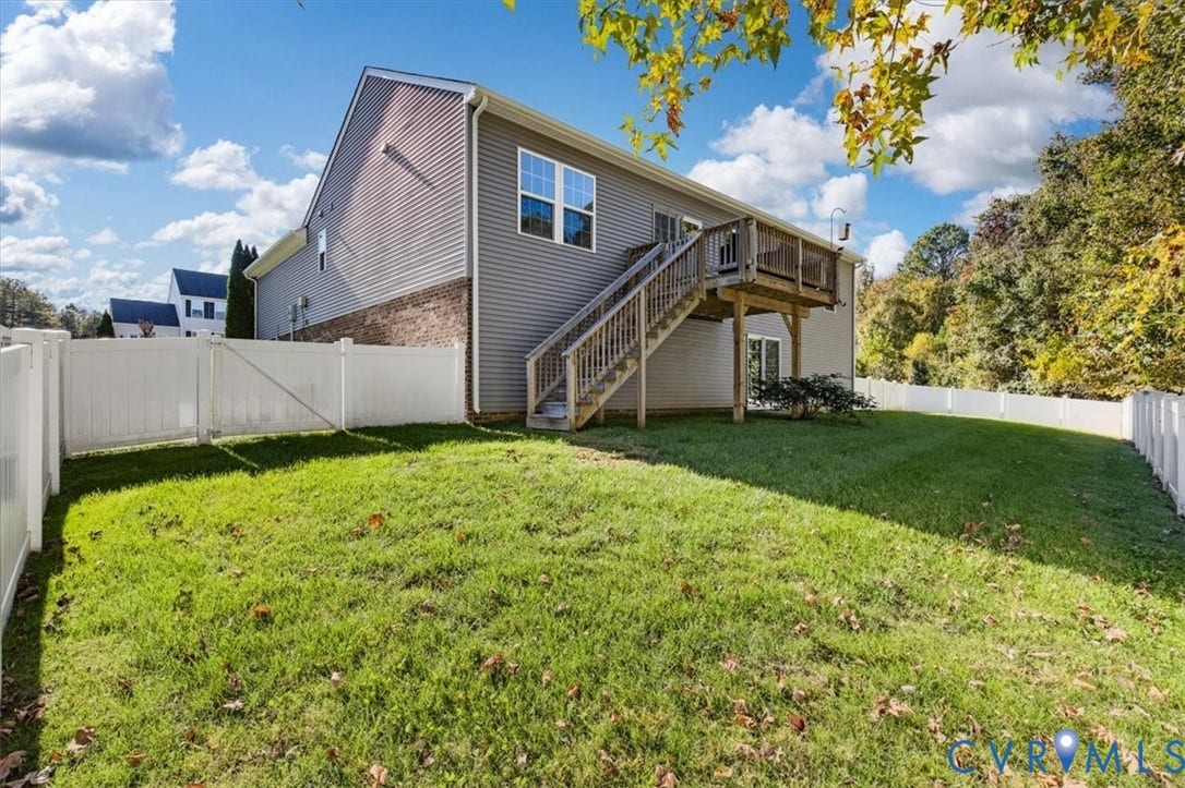 5325 Sandy Ridge Court, Chesterfield, VA 23832 6' Vinyl Privacy Fence