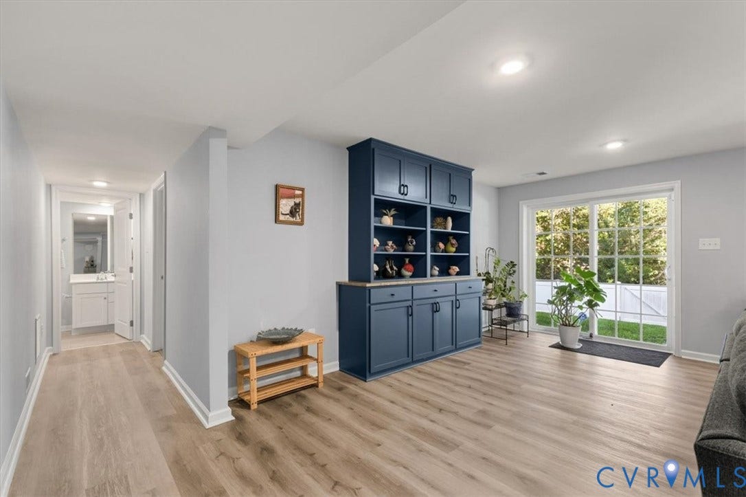 5325 Sandy Ridge Court, Chesterfield, VA 23832 Custom Built in shelving