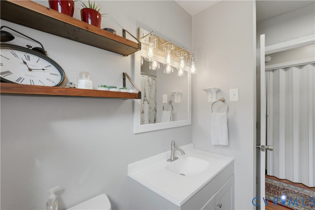 16401 Anderson Drive, Disputanta, VA 23833 Main Floor Bathroom