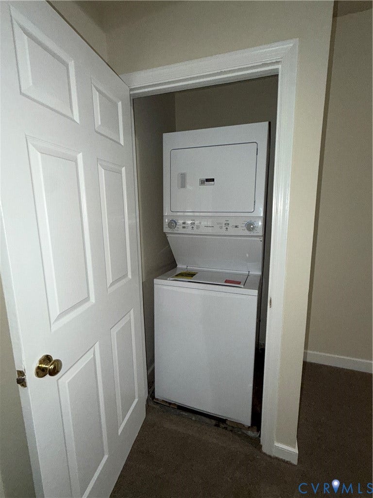 2030 Monument Avenue, #1, Richmond, VA 23220 Stack washer/dryer included