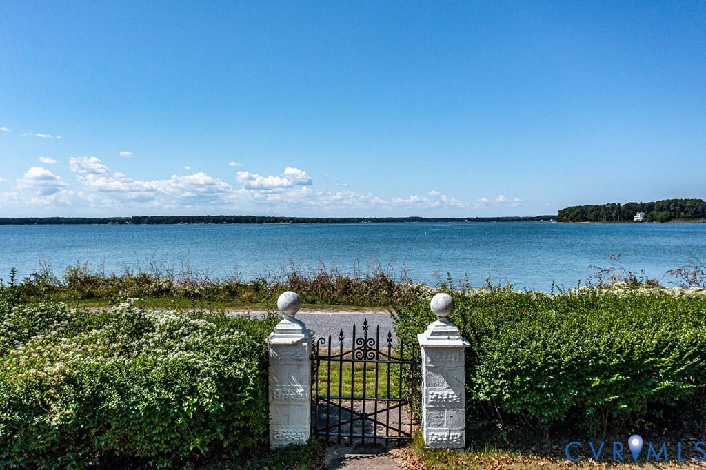 218 Fleeton Point Circle, Fleeton, Reedville, VA 22539