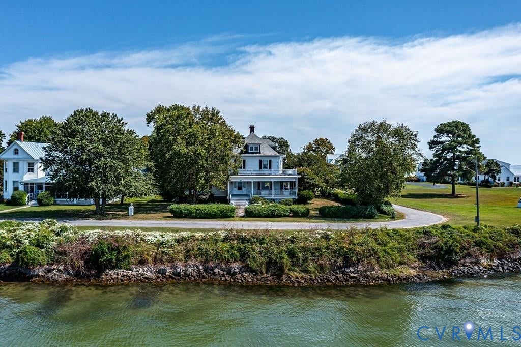 218 Fleeton Point Circle, Fleeton, Reedville, VA 22539