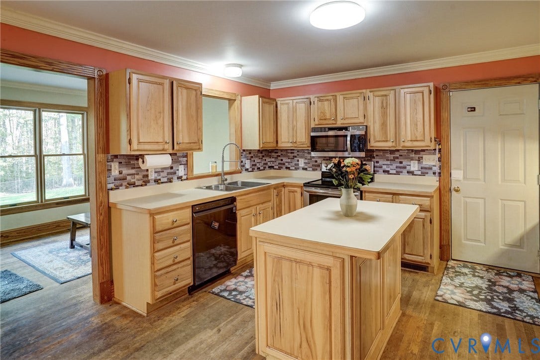 2180 Gum Drive, Smokey Hollow, Manakin Sabot, VA 23103 Pretty ,Neutral Tile Backsplash