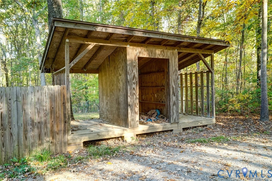 2180 Gum Drive, Smokey Hollow, Manakin Sabot, VA 23103 Wooden Covered Overhang - Perfect for Storage/Firewood