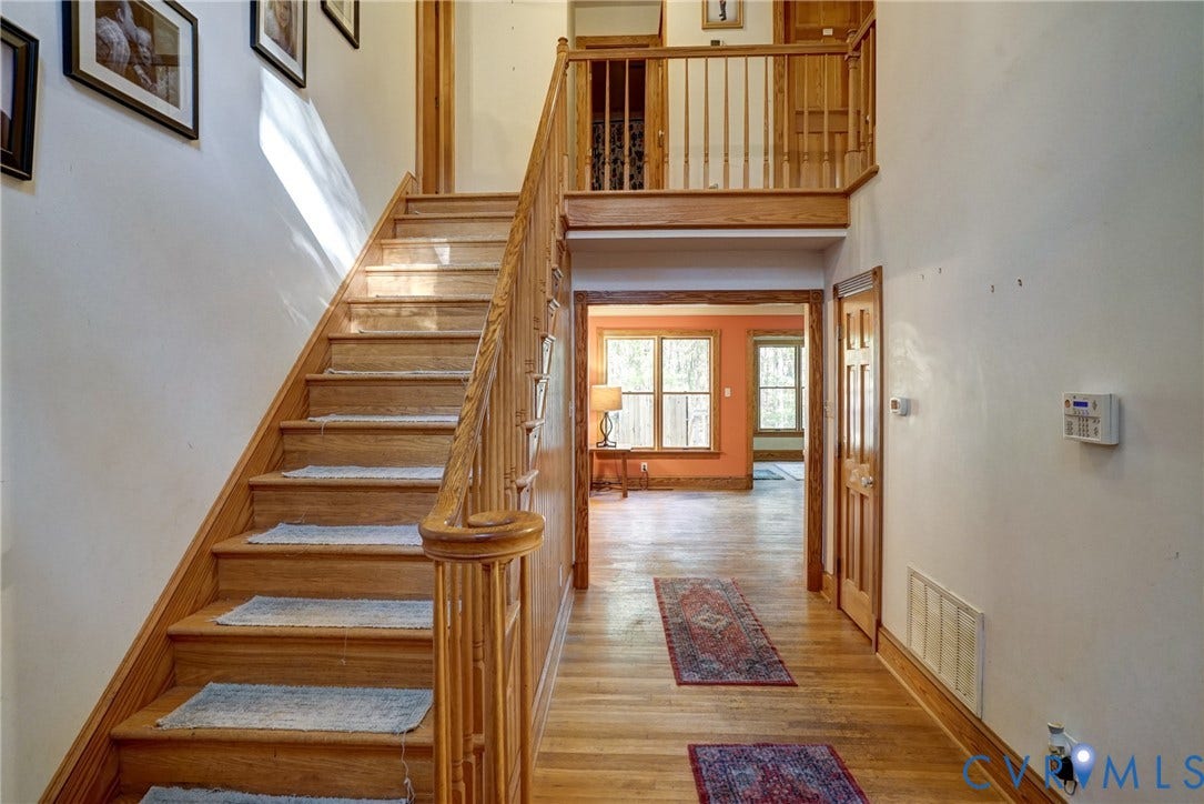 2180 Gum Drive, Smokey Hollow, Manakin Sabot, VA 23103 Large Vaulted Foyer, Hardwood Floors, Custom Trim, Solid Wood Doors