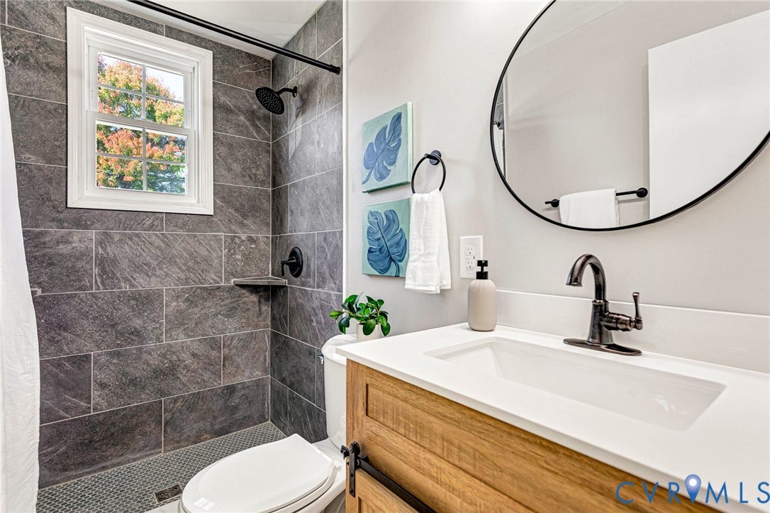 4306 Austin Avenue, Springdale, Henrico, VA 23222 2nd floor full bathroom
