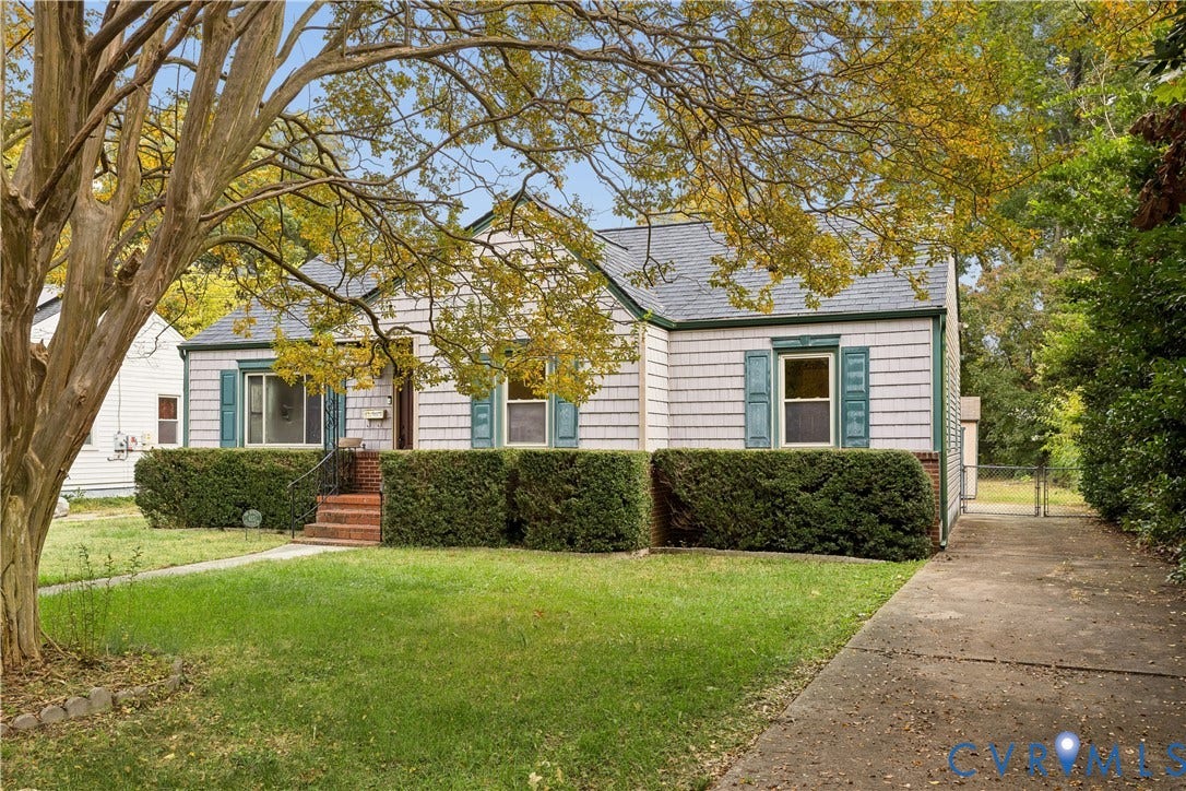627 Sedgefield Drive, 992- All Others Area 107, Newport News, VA 23605 Single-story residence featuring light-toned horizontal siding, dark-toned shutters, brick entry steps, a shingled roof, and a paved concrete driveway