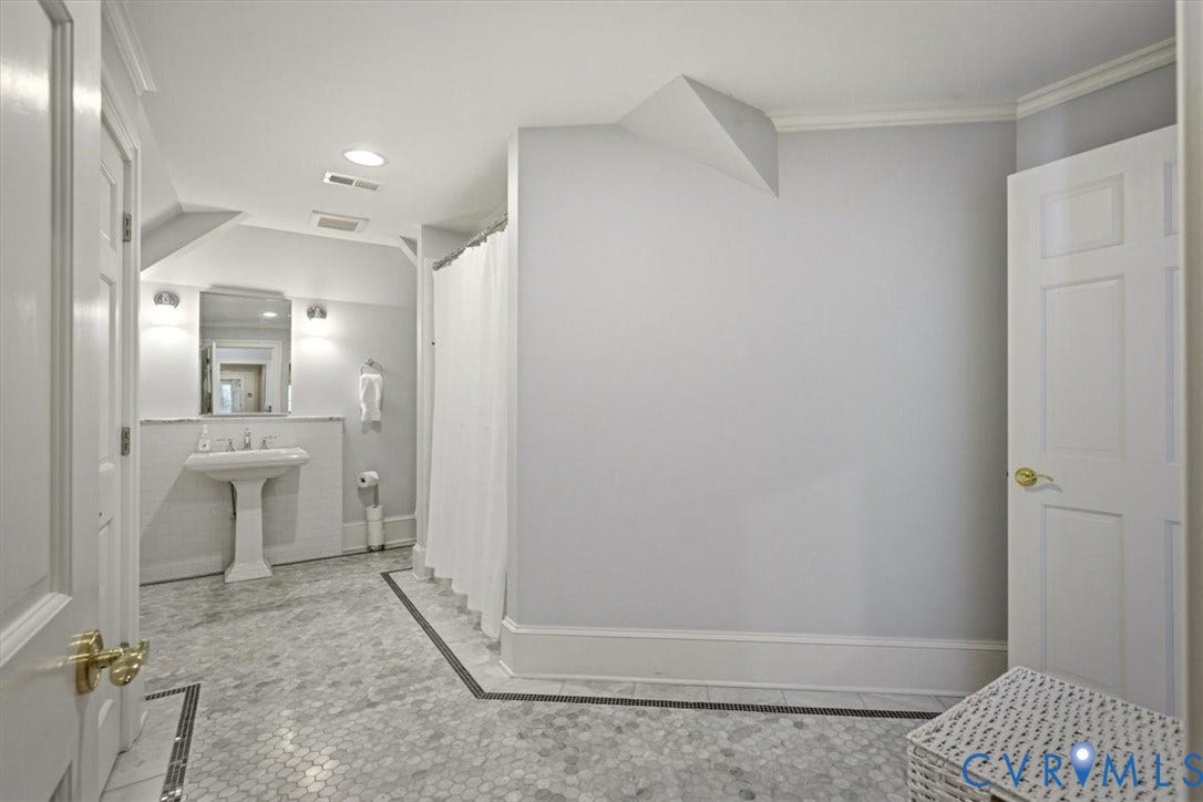 6 Country Squire Lane, Westham, Henrico, VA 23229 Shared bath with office/bedroom