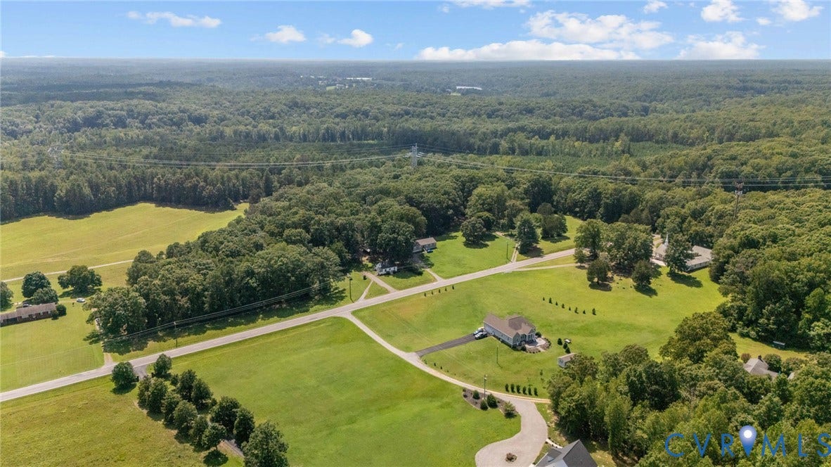 13321 W Patrick Henry Road, Doswell, VA 23047